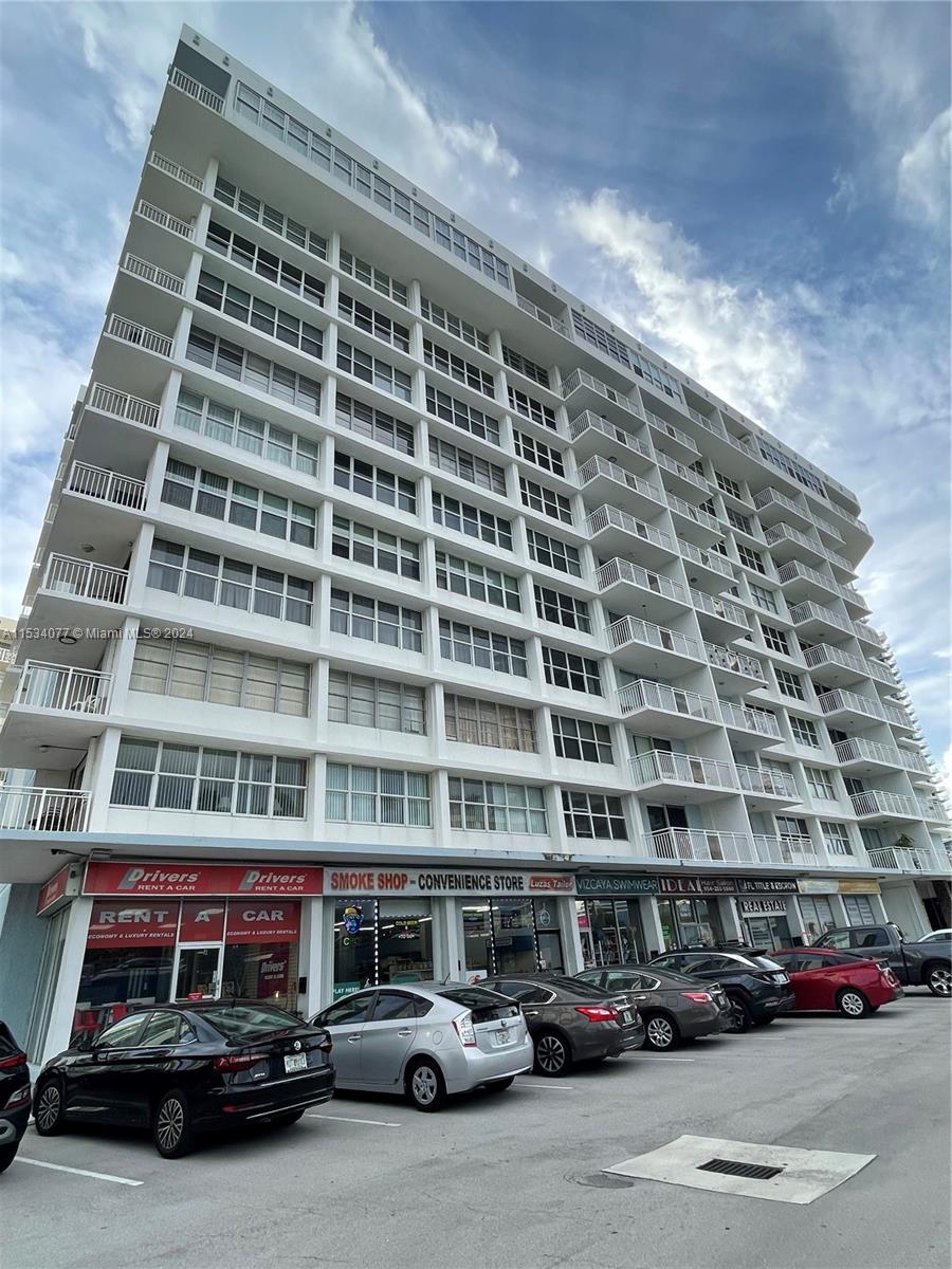 Hallandale Beach, Florida 33009, 1 Bedroom Bedrooms, ,1 BathroomBathrooms,Residential,For Sale,A11534077