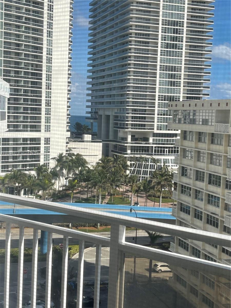 Hallandale Beach, Florida 33009, 1 Bedroom Bedrooms, ,1 BathroomBathrooms,Residential,For Sale,A11534077