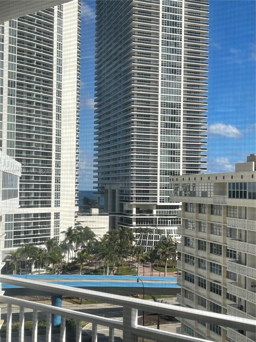 Hallandale Beach, Florida 33009, 1 Bedroom Bedrooms, ,1 BathroomBathrooms,Residential,For Sale,A11534077