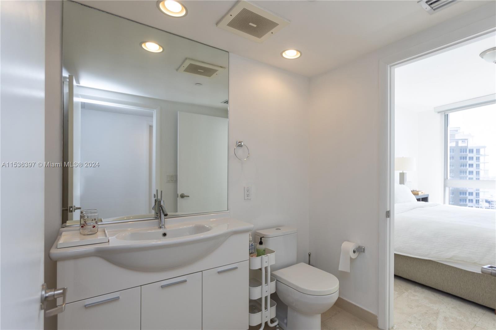 495 Brickell Ave 2601, Miami, Florida 33131, 3 Bedrooms Bedrooms, ,2 BathroomsBathrooms,Residential,For Sale,495 Brickell Ave 2601,A11536397