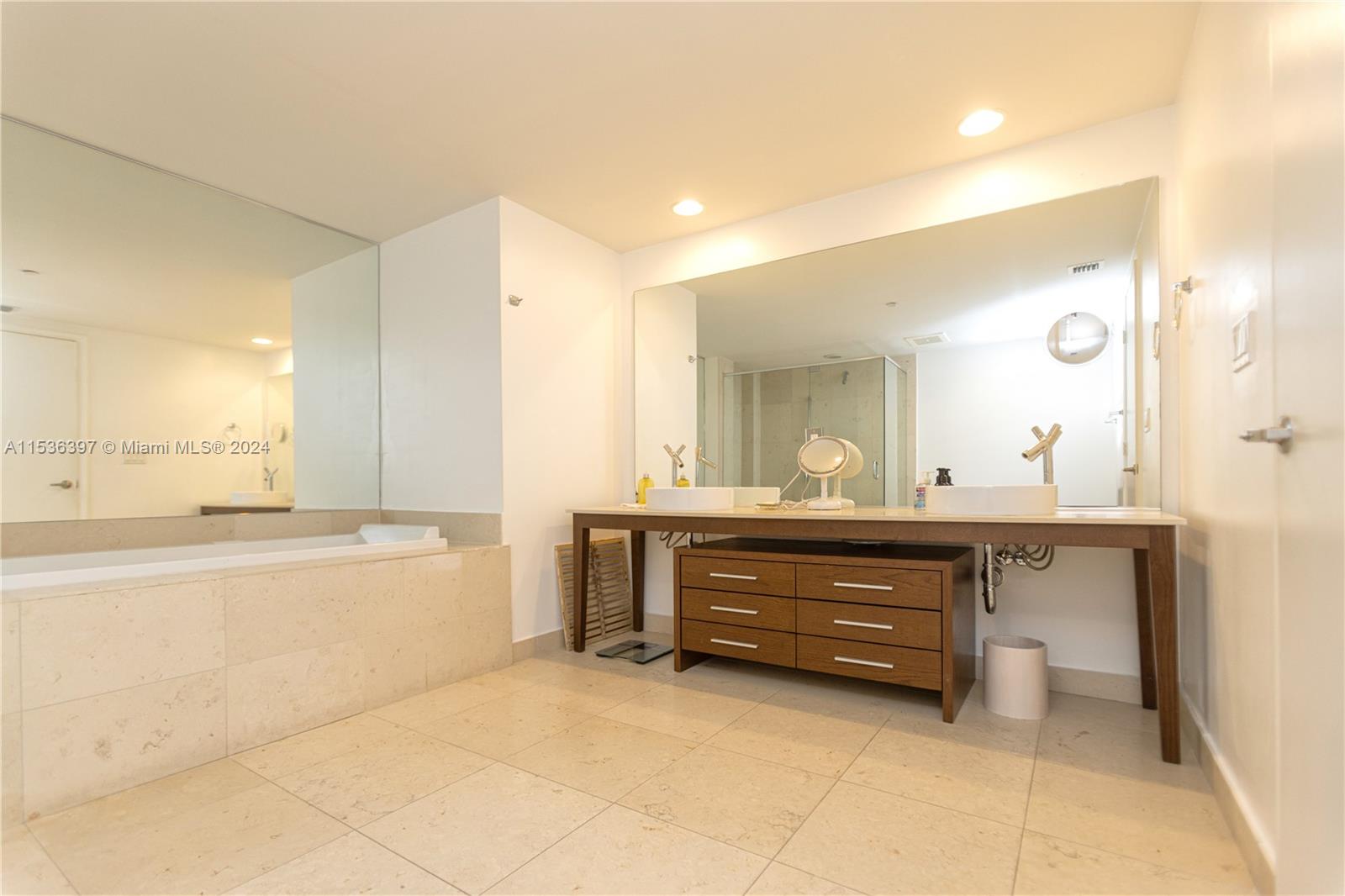 495 Brickell Ave 2601, Miami, Florida 33131, 3 Bedrooms Bedrooms, ,2 BathroomsBathrooms,Residential,For Sale,495 Brickell Ave 2601,A11536397