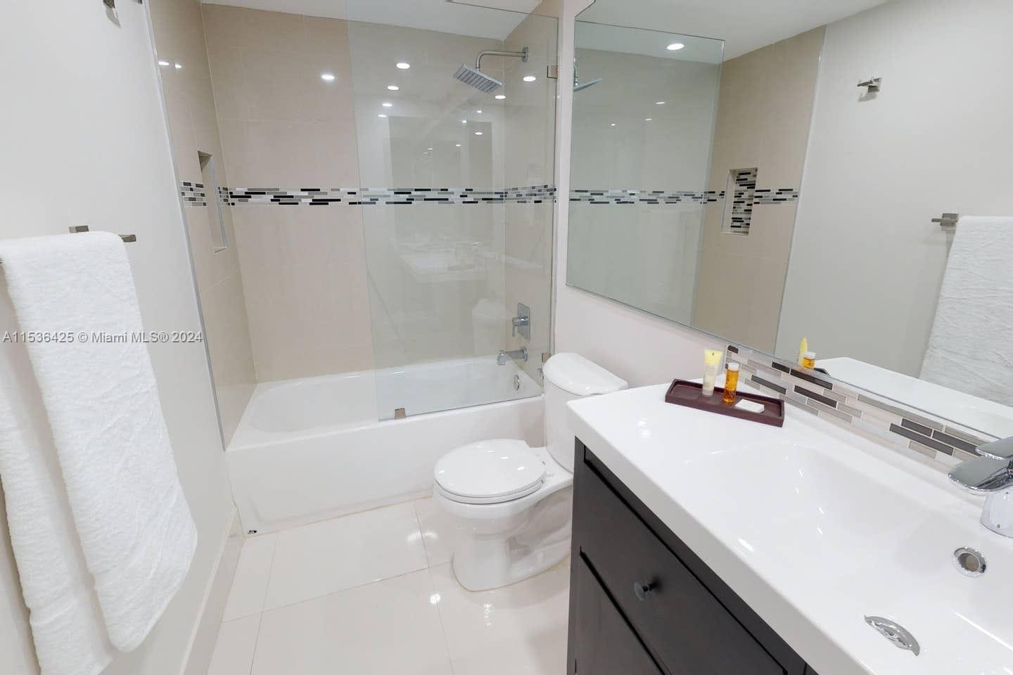 19370 Collins Ave, Sunny Isles Beach, FL, 33160 United States, 1 Bedroom Bedrooms, ,1 BathroomBathrooms,Residential,For Sale,Collins Ave,A11536425