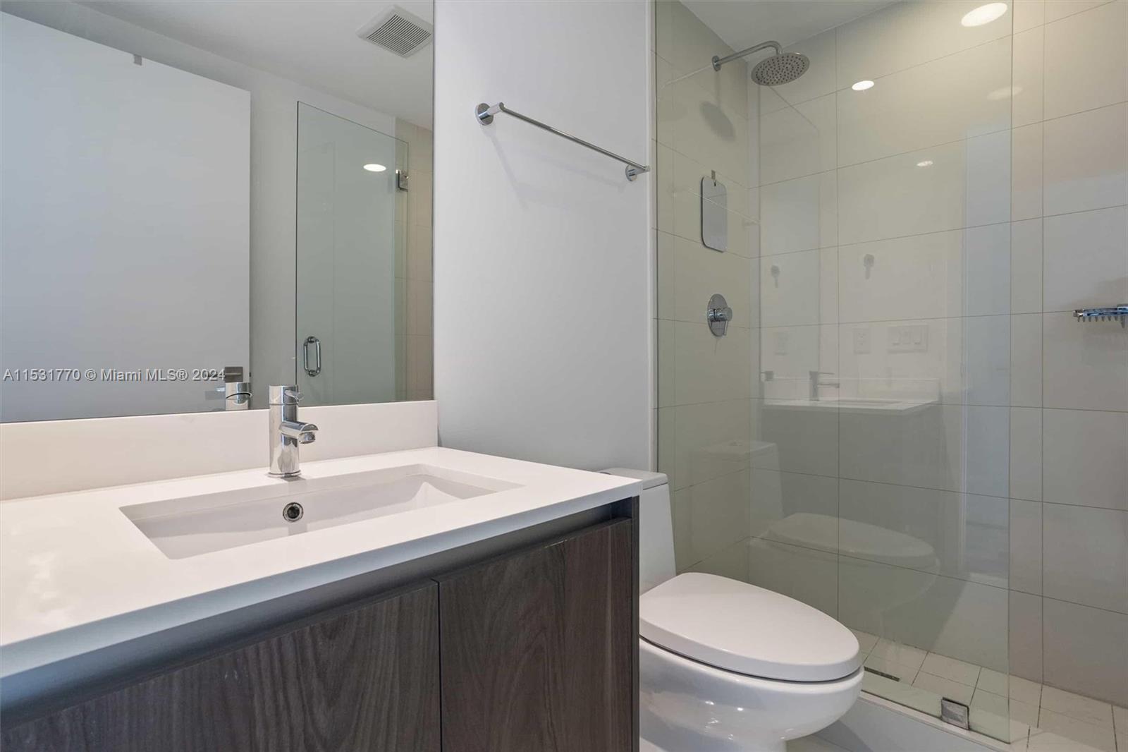 3131 NE 7th Ave 2004, Miami, Florida 33137, 3 Bedrooms Bedrooms, ,3 BathroomsBathrooms,Residential,For Sale,3131 NE 7th Ave 2004,A11531770