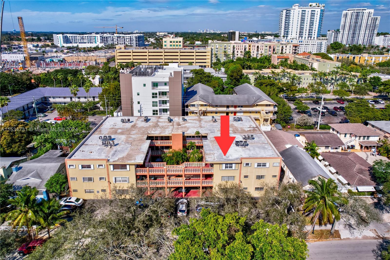 Building located just minutes from Downtown Hollywood.