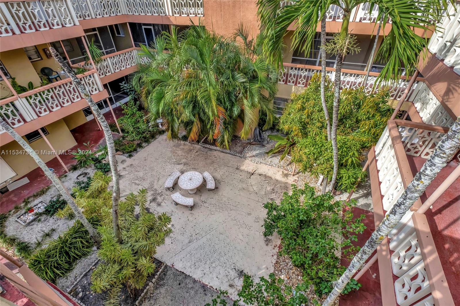 1943 Monroe St 310D, Hollywood, Florida 33020, 2 Bedrooms Bedrooms, ,1 BathroomBathrooms,Residential,For Sale,1943 Monroe St 310D,A11534731