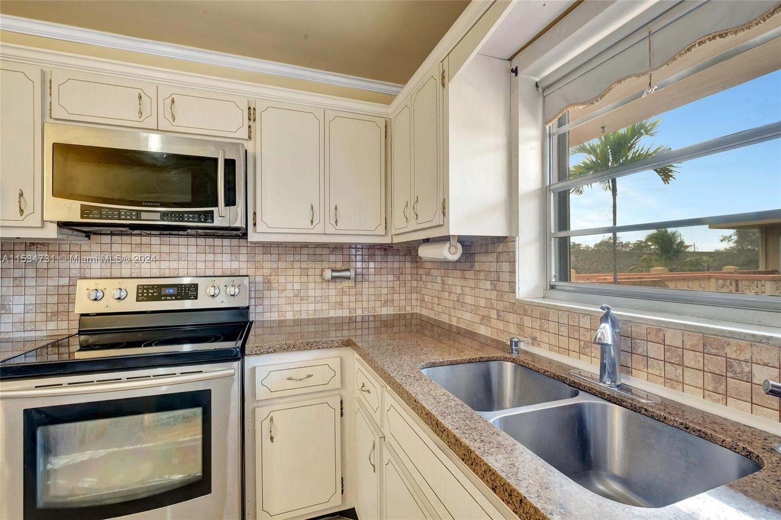 1943 Monroe St 310D, Hollywood, Florida 33020, 2 Bedrooms Bedrooms, ,1 BathroomBathrooms,Residential,For Sale,1943 Monroe St 310D,A11534731