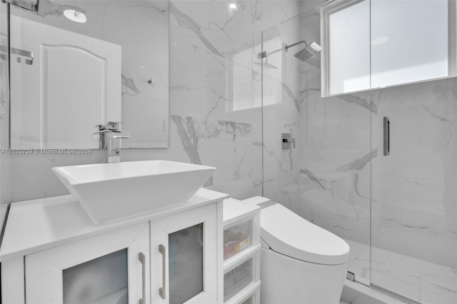 3226 NE 211th Ter, Aventura, Florida 33180, 4 Bedrooms Bedrooms, ,3 BathroomsBathrooms,Residentiallease,For Rent,3226 NE 211th Ter,A11533729