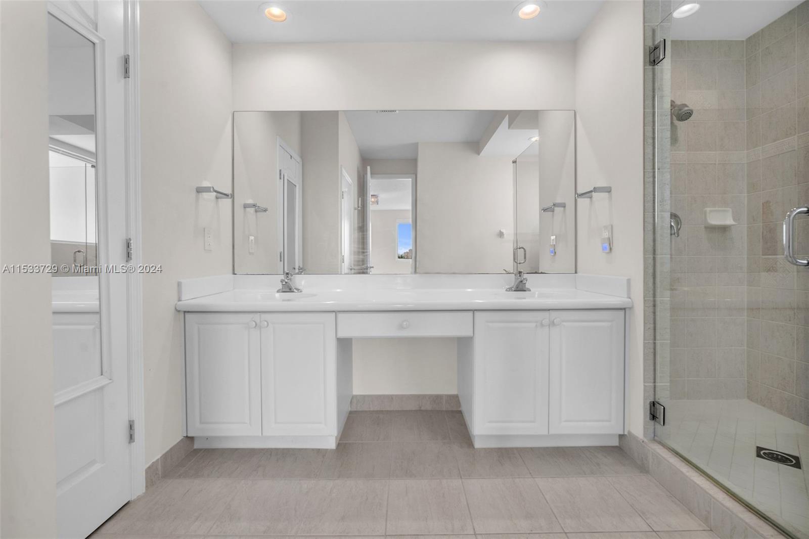 3226 NE 211th Ter, Aventura, Florida 33180, 4 Bedrooms Bedrooms, ,3 BathroomsBathrooms,Residentiallease,For Rent,3226 NE 211th Ter,A11533729