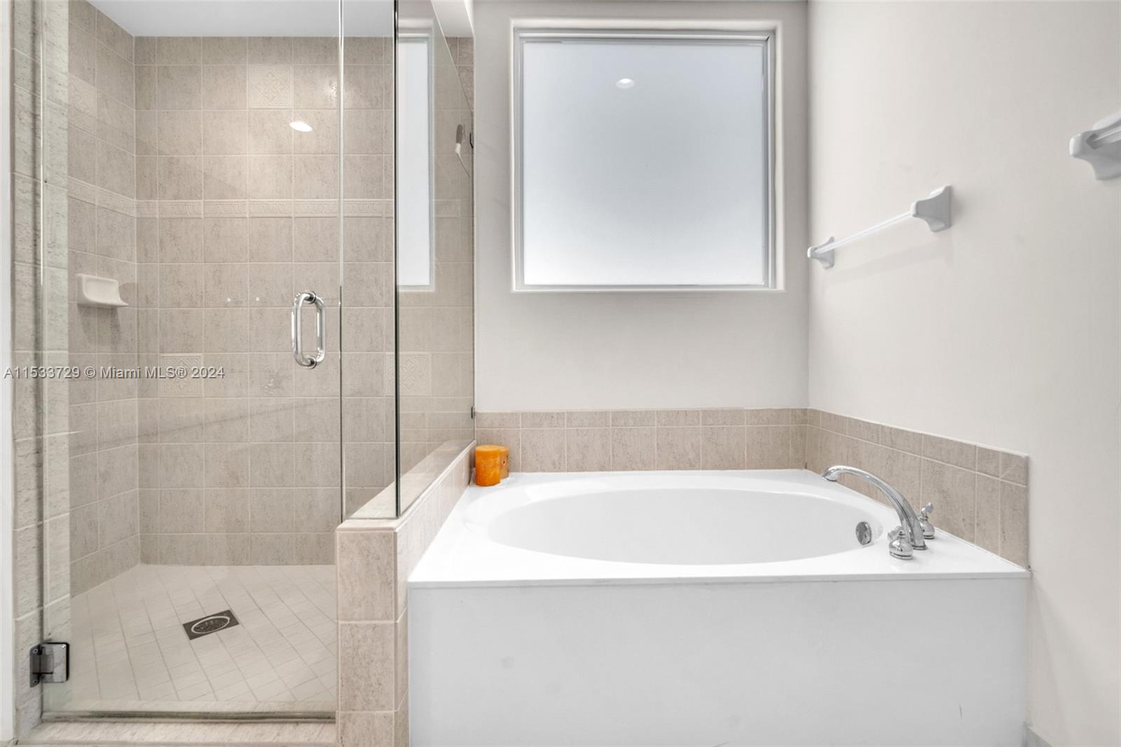 3226 NE 211th Ter, Aventura, Florida 33180, 4 Bedrooms Bedrooms, ,3 BathroomsBathrooms,Residentiallease,For Rent,3226 NE 211th Ter,A11533729