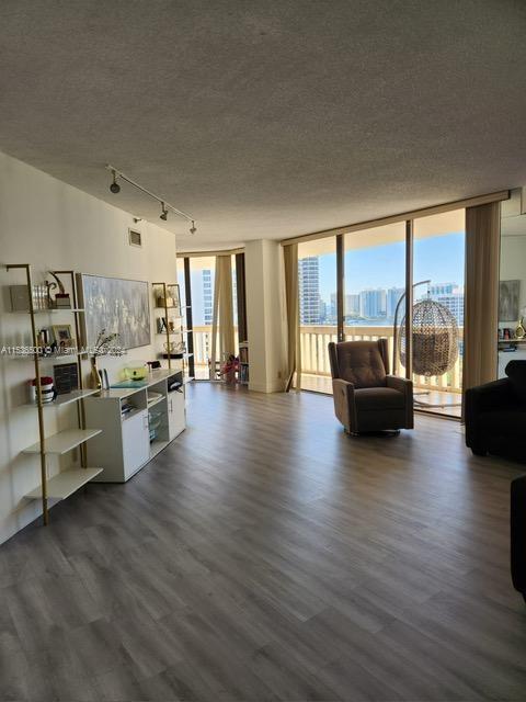 19355 Turnberry Way 15G, Aventura, Florida 33180, 2 Bedrooms Bedrooms, ,2 BathroomsBathrooms,Residential,For Sale,19355 Turnberry Way 15G,A11536500