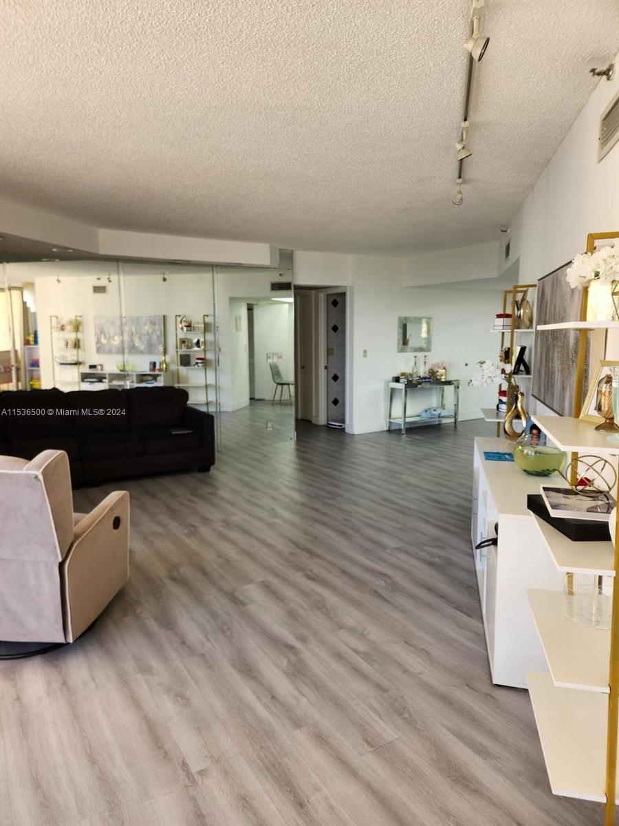 19355 Turnberry Way 15G, Aventura, Florida 33180, 2 Bedrooms Bedrooms, ,2 BathroomsBathrooms,Residential,For Sale,19355 Turnberry Way 15G,A11536500