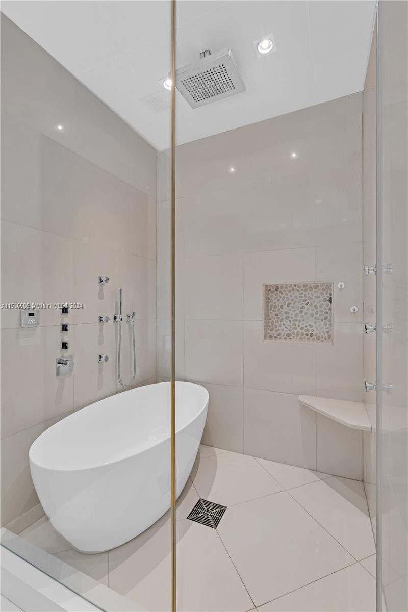 900 Brickell Key Blvd, Miami, FL, 33131 United States, 5 Bedrooms Bedrooms, ,5 BathroomsBathrooms,Residential,For Sale,Brickell Key Blvd,A11536506