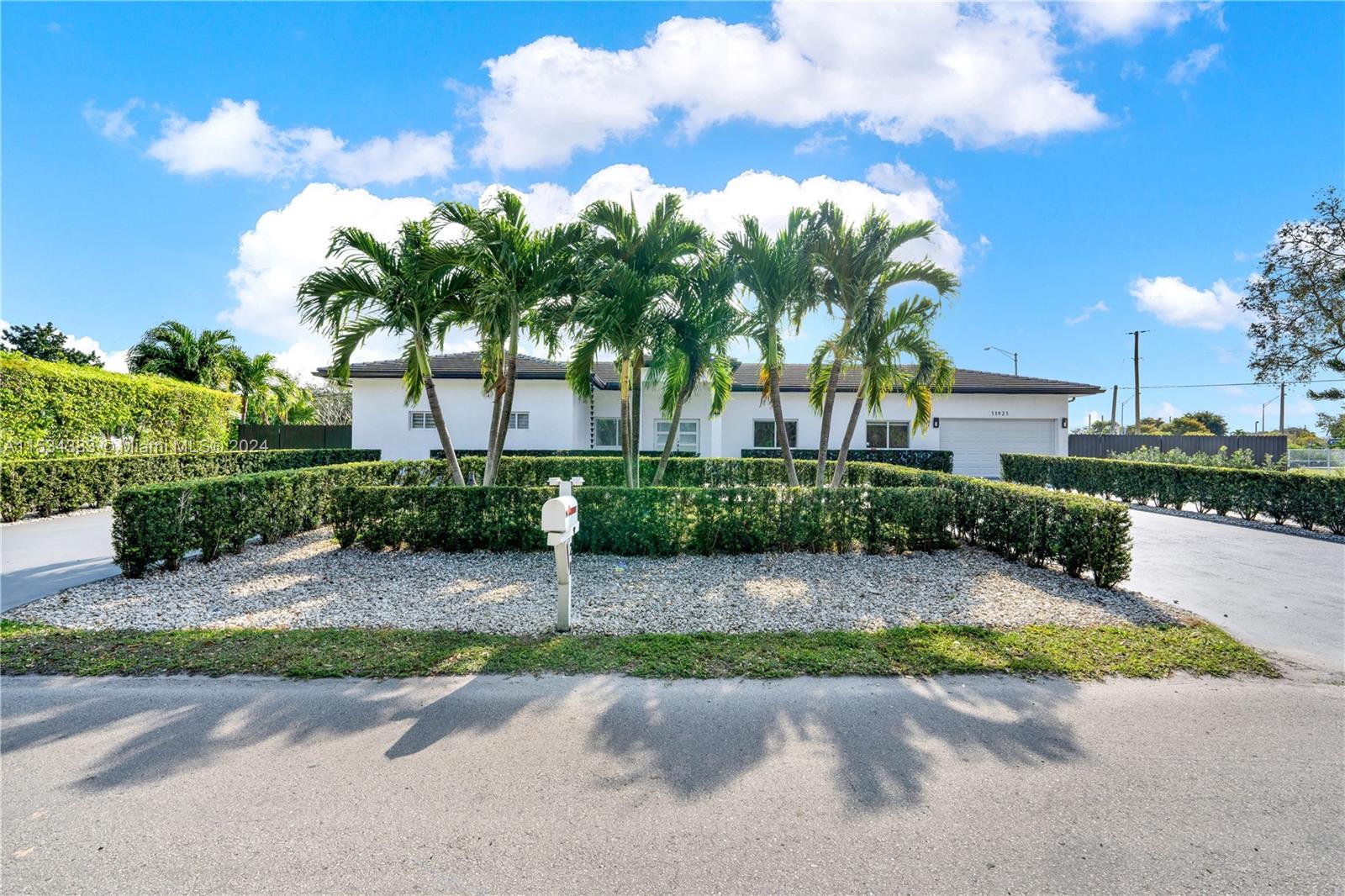 11921 SW 82nd Rd  For Sale A11534383, FL