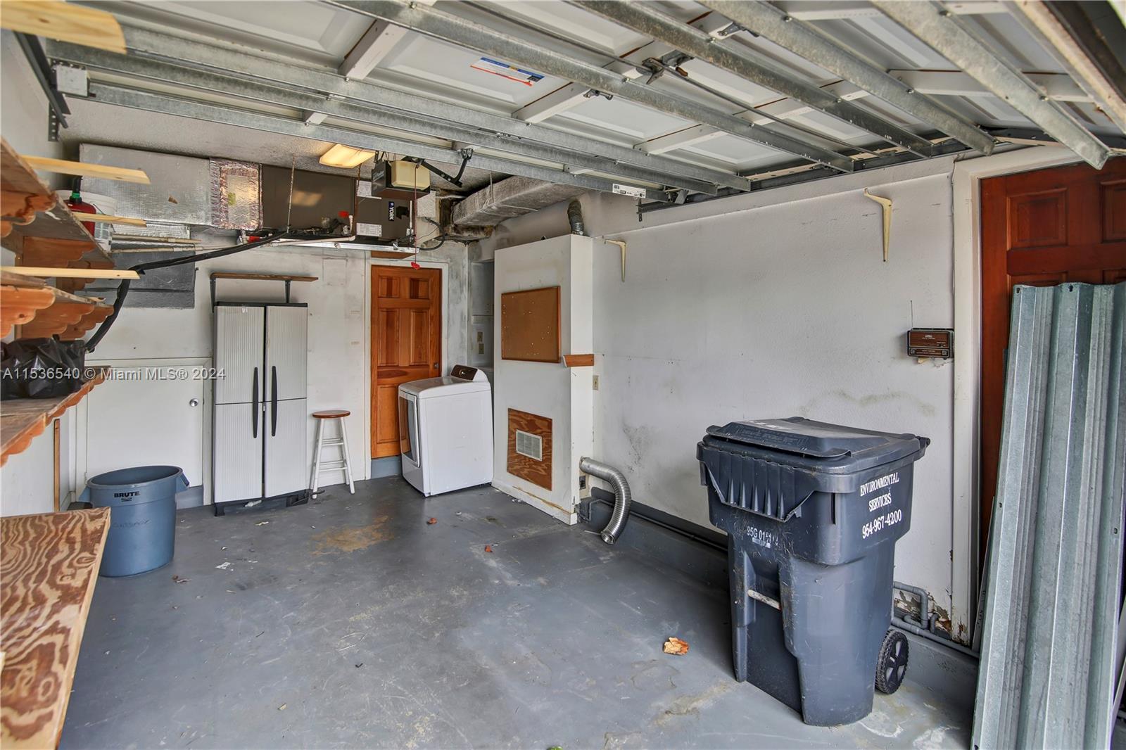 319 Walnut St 319, Hollywood, Florida 33019, 3 Bedrooms Bedrooms, ,2 BathroomsBathrooms,Residentiallease,For Rent,319 Walnut St 319,A11536540