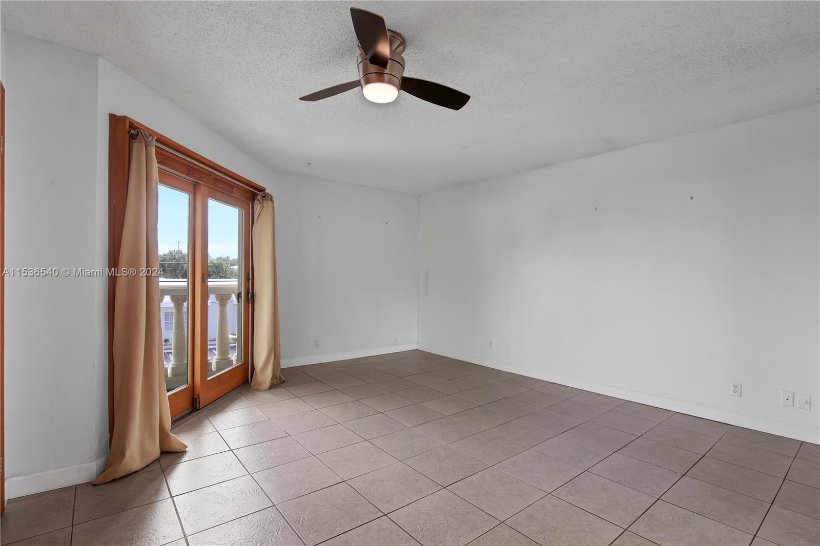 319 Walnut St 319, Hollywood, Florida 33019, 3 Bedrooms Bedrooms, ,2 BathroomsBathrooms,Residentiallease,For Rent,319 Walnut St 319,A11536540