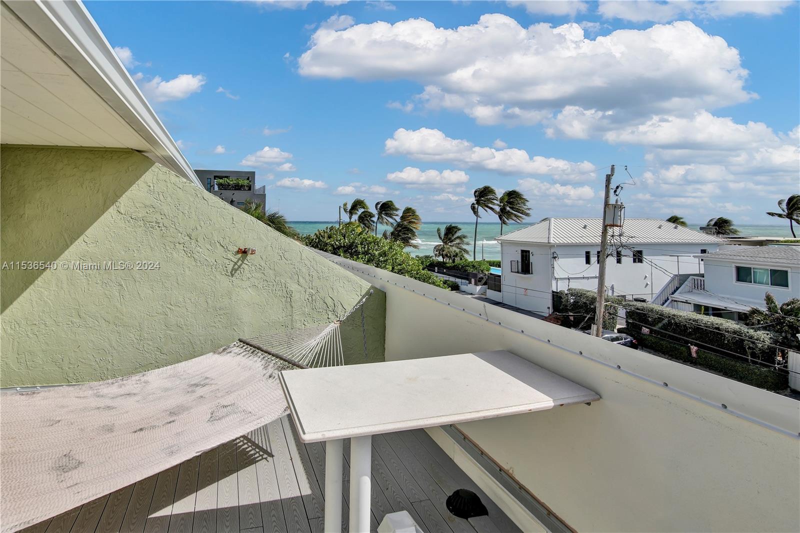 319 Walnut St 319, Hollywood, Florida 33019, 3 Bedrooms Bedrooms, ,2 BathroomsBathrooms,Residentiallease,For Rent,319 Walnut St 319,A11536540