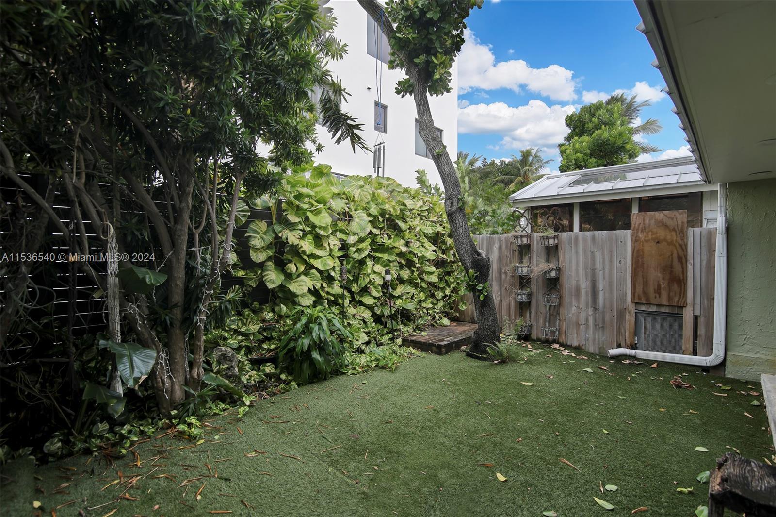 319 Walnut St 319, Hollywood, Florida 33019, 3 Bedrooms Bedrooms, ,2 BathroomsBathrooms,Residentiallease,For Rent,319 Walnut St 319,A11536540