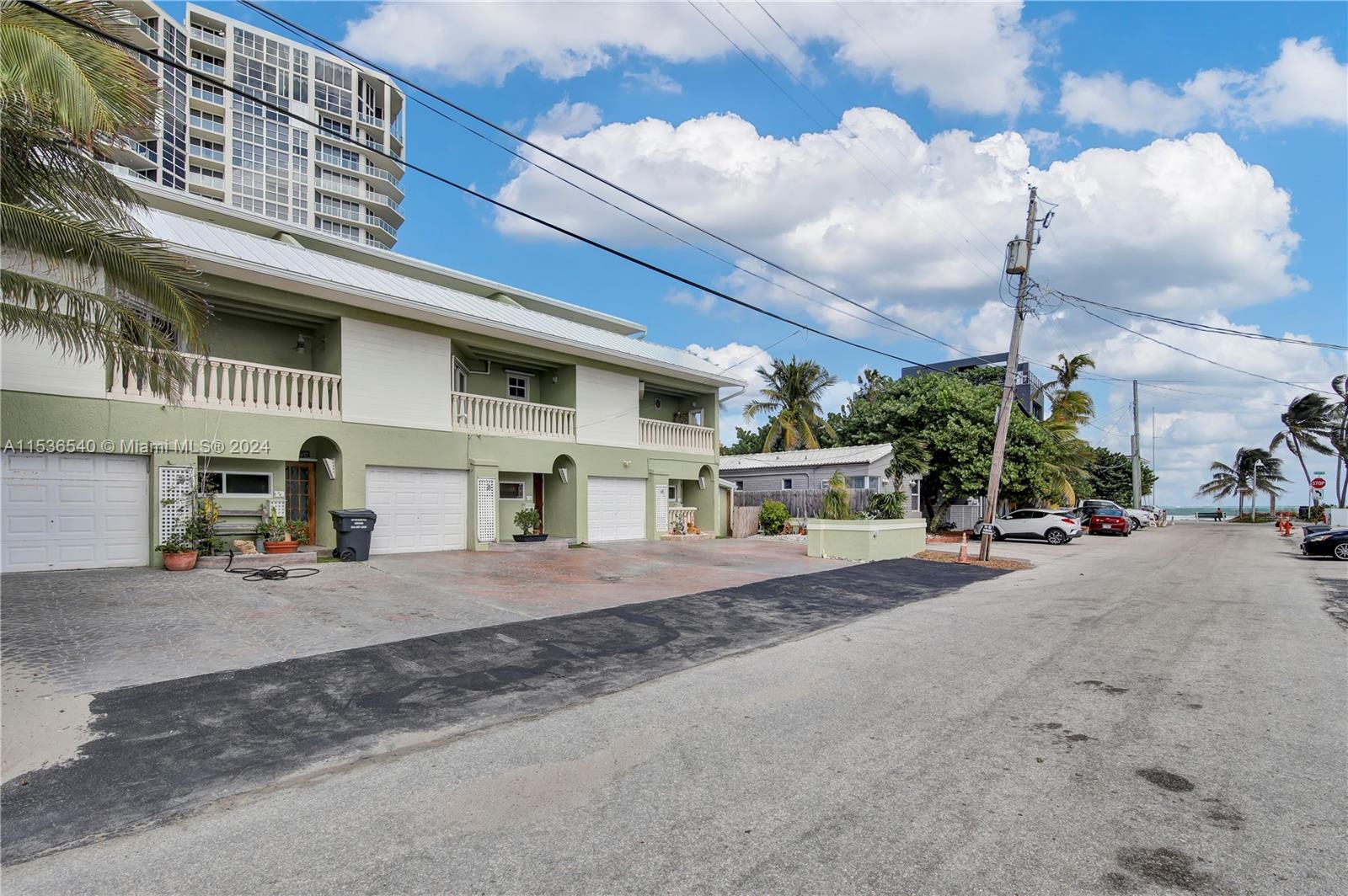 319 Walnut St 319, Hollywood, Florida 33019, 3 Bedrooms Bedrooms, ,2 BathroomsBathrooms,Residentiallease,For Rent,319 Walnut St 319,A11536540