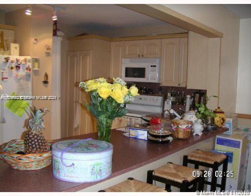 6450 Collins Ave 205, Miami Beach, Florida 33141, 1 Bedroom Bedrooms, ,1 BathroomBathrooms,Residential,For Sale,6450 Collins Ave 205,A11536547