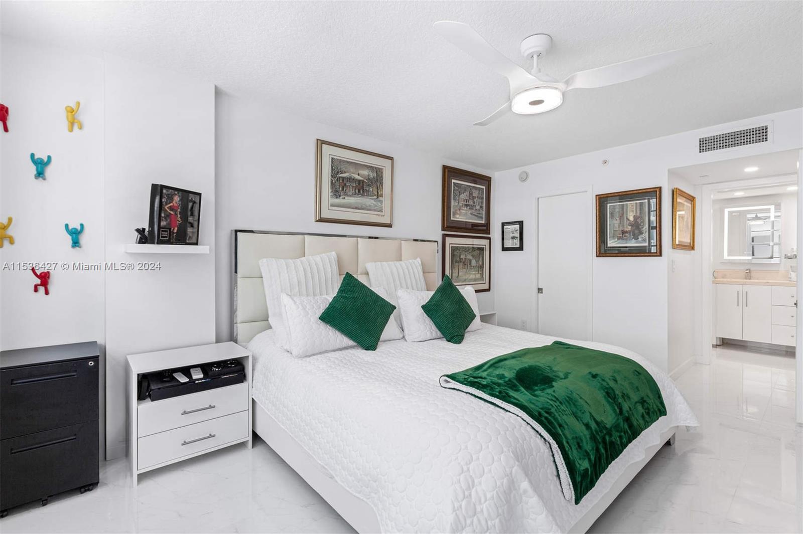 6917 Collins Ave 906, Miami Beach, Florida 33141, 1 Bedroom Bedrooms, ,1 BathroomBathrooms,Residentiallease,For Rent,6917 Collins Ave 906,A11536427