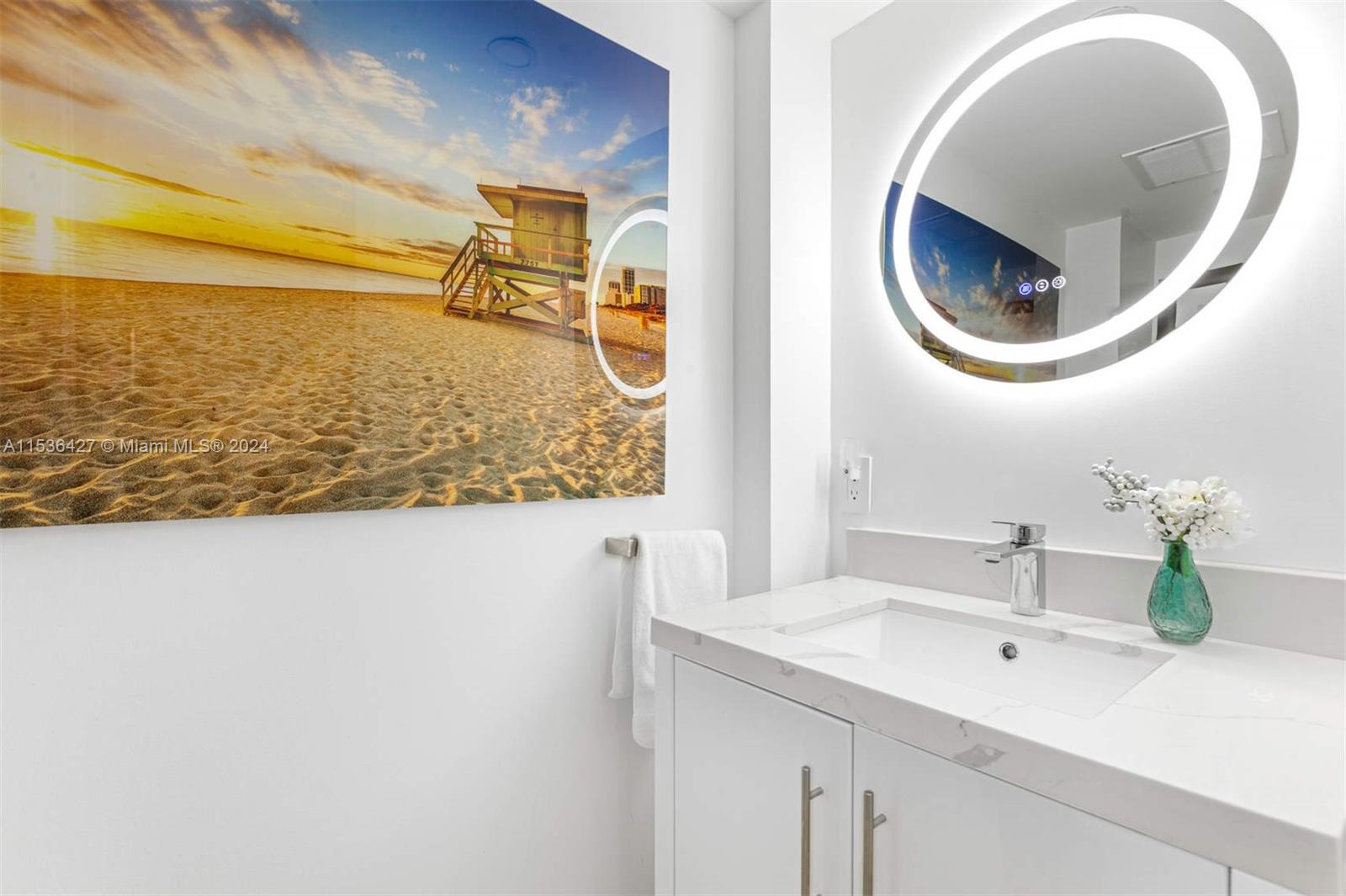 6917 Collins Ave 906, Miami Beach, Florida 33141, 1 Bedroom Bedrooms, ,1 BathroomBathrooms,Residentiallease,For Rent,6917 Collins Ave 906,A11536427