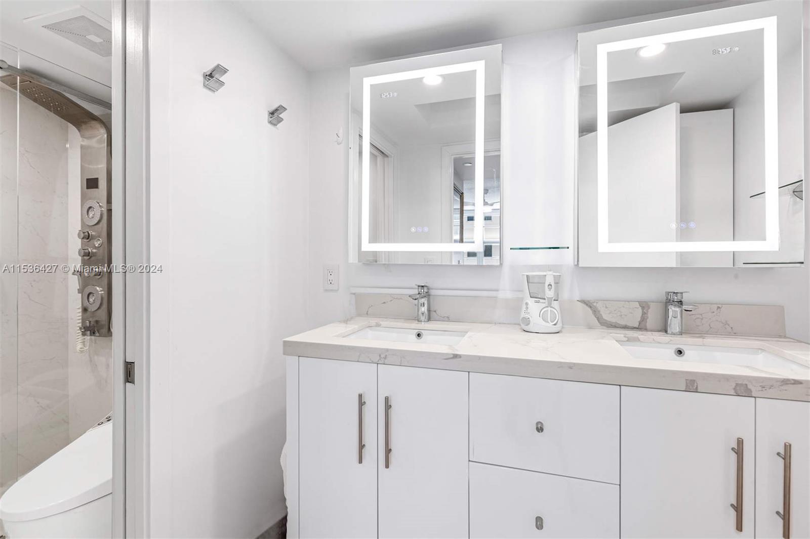 6917 Collins Ave 906, Miami Beach, Florida 33141, 1 Bedroom Bedrooms, ,1 BathroomBathrooms,Residentiallease,For Rent,6917 Collins Ave 906,A11536427