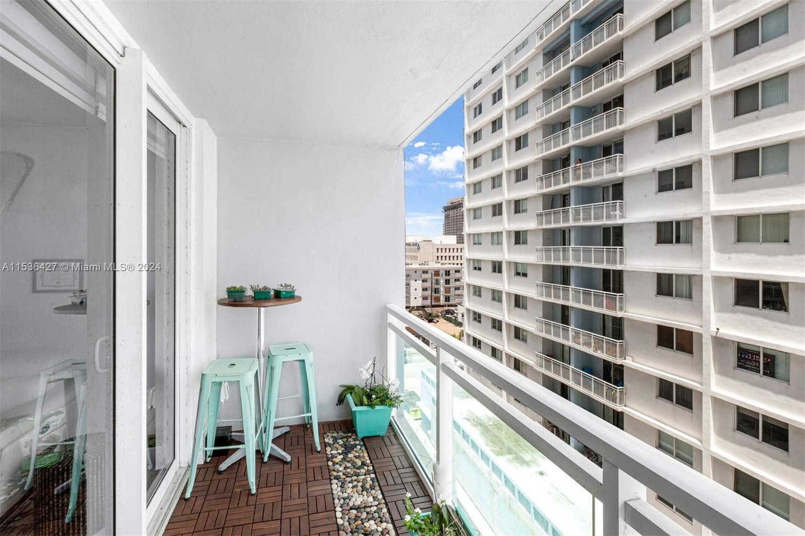 6917 Collins Ave 906, Miami Beach, Florida 33141, 1 Bedroom Bedrooms, ,1 BathroomBathrooms,Residentiallease,For Rent,6917 Collins Ave 906,A11536427