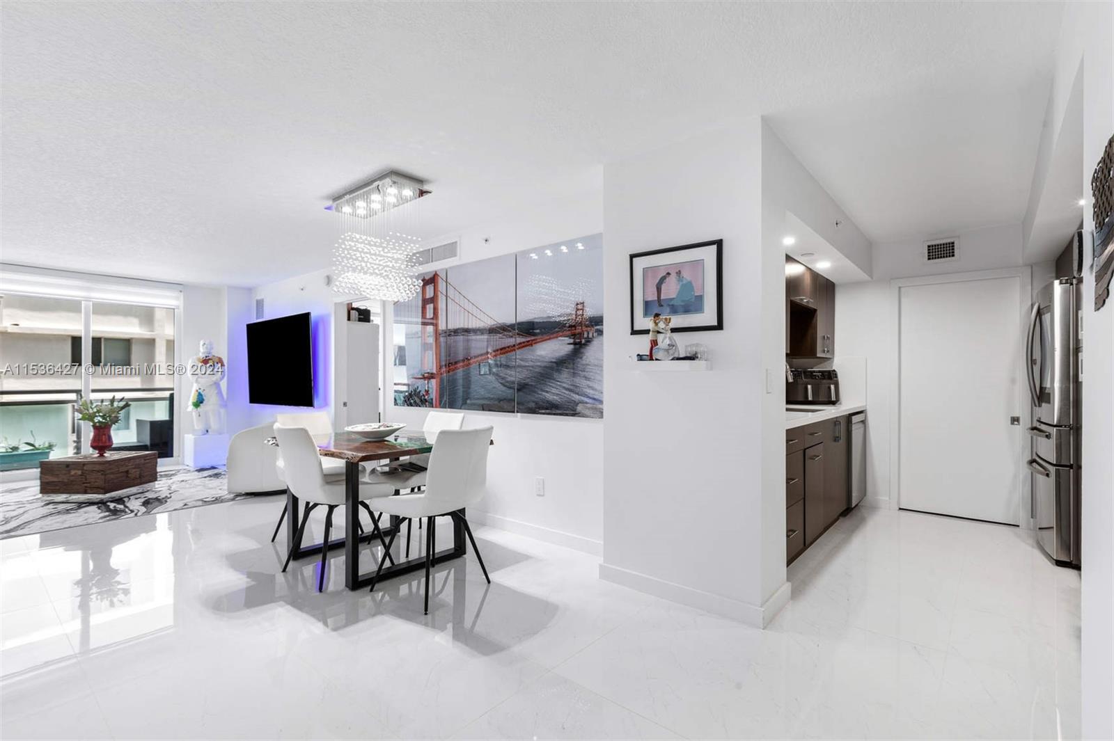 6917 Collins Ave 906, Miami Beach, Florida 33141, 1 Bedroom Bedrooms, ,1 BathroomBathrooms,Residentiallease,For Rent,6917 Collins Ave 906,A11536427