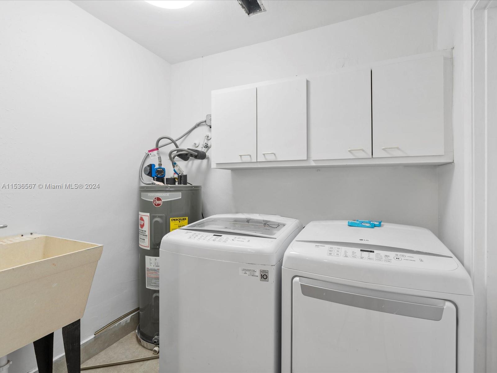 3721 N 55th Ave, Hollywood, Florida 33021, 5 Bedrooms Bedrooms, ,2 BathroomsBathrooms,Residentiallease,For Rent,3721 N 55th Ave,A11536567