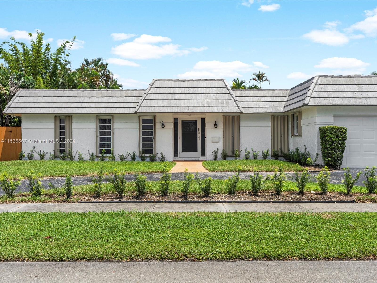 3721 N 55th Ave, Hollywood, Florida 33021, 5 Bedrooms Bedrooms, ,2 BathroomsBathrooms,Residentiallease,For Rent,3721 N 55th Ave,A11536567