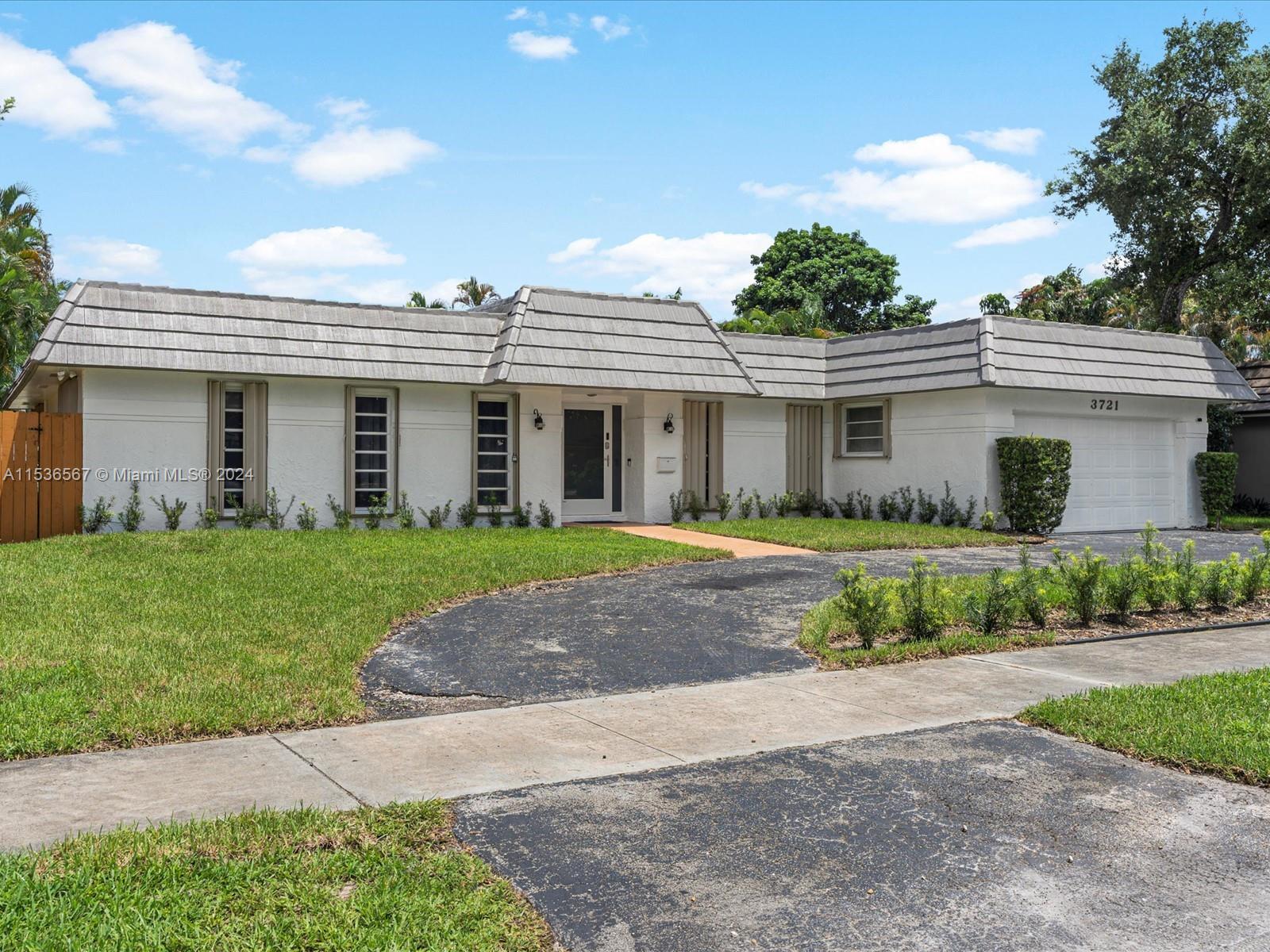 3721 N 55th Ave, Hollywood, Florida 33021, 5 Bedrooms Bedrooms, ,2 BathroomsBathrooms,Residentiallease,For Rent,3721 N 55th Ave,A11536567