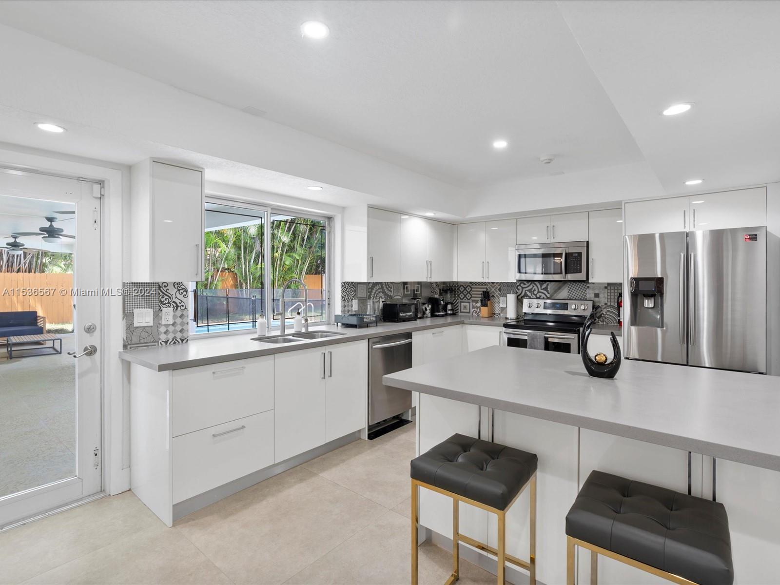 3721 N 55th Ave, Hollywood, Florida 33021, 5 Bedrooms Bedrooms, ,2 BathroomsBathrooms,Residentiallease,For Rent,3721 N 55th Ave,A11536567