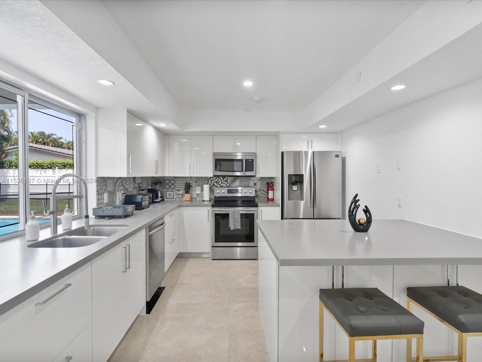 3721 N 55th Ave, Hollywood, Florida 33021, 5 Bedrooms Bedrooms, ,2 BathroomsBathrooms,Residentiallease,For Rent,3721 N 55th Ave,A11536567