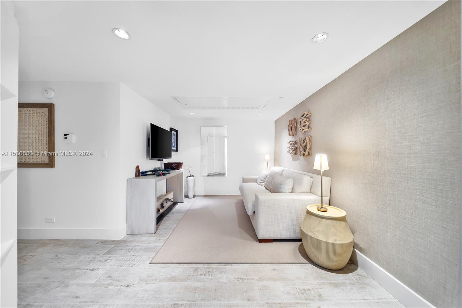 102 24th St 1508, Miami Beach, Florida 33139, 3 Bedrooms Bedrooms, ,3 BathroomsBathrooms,Residential,For Sale,102 24th St 1508,A11536550