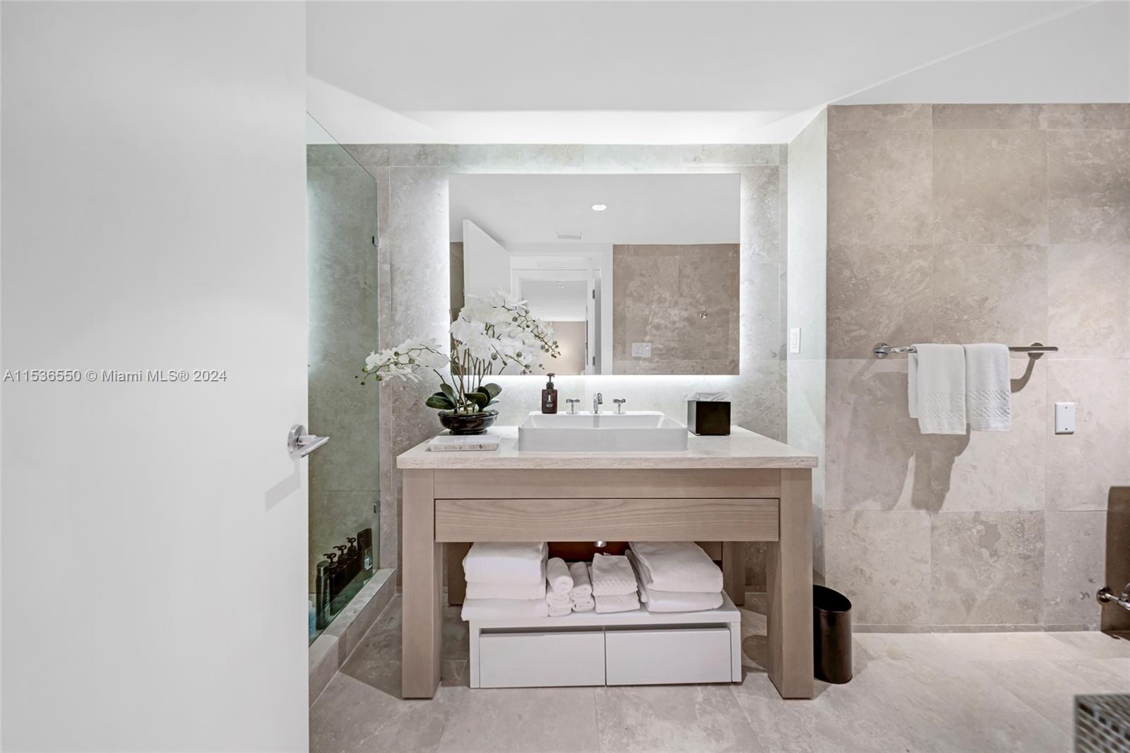 102 24th St 1508, Miami Beach, Florida 33139, 3 Bedrooms Bedrooms, ,3 BathroomsBathrooms,Residential,For Sale,102 24th St 1508,A11536550