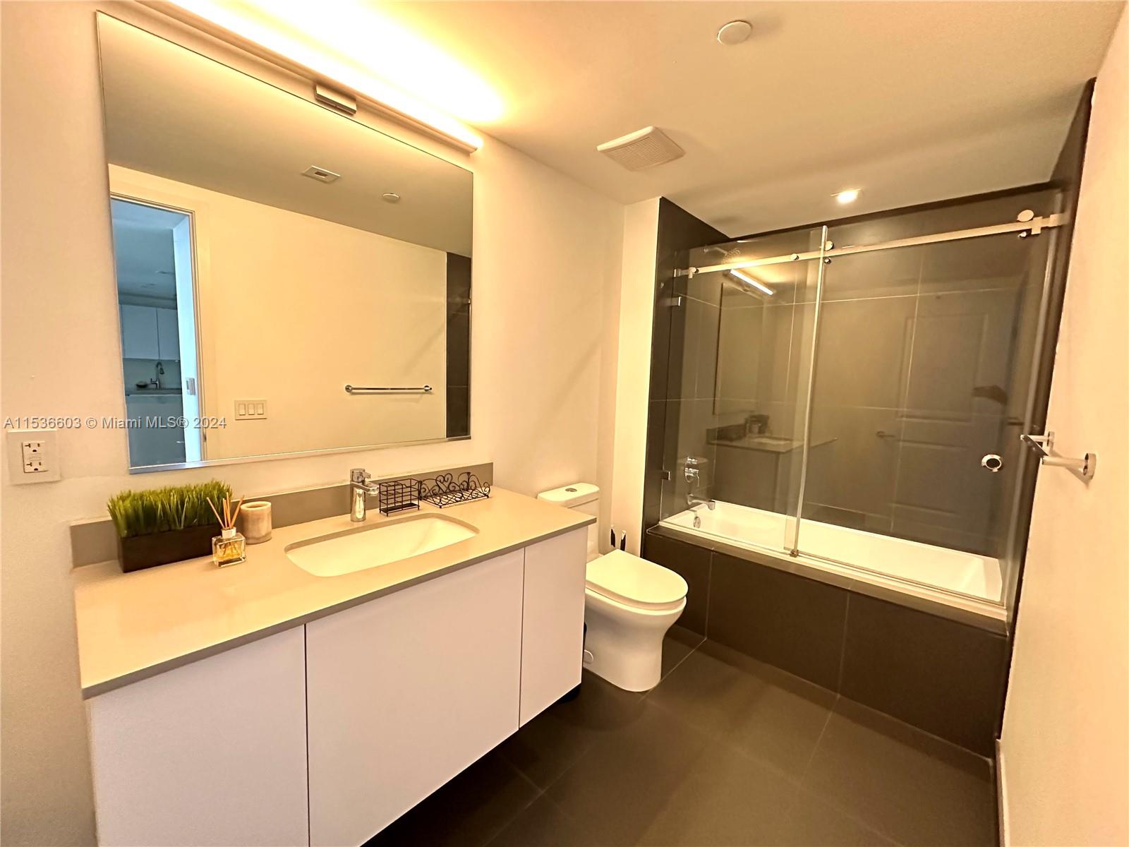 1600 NE 1st Ave 1807, Miami, Florida 33132, 2 Bedrooms Bedrooms, ,2 BathroomsBathrooms,Residentiallease,For Rent,1600 NE 1st Ave 1807,A11536603