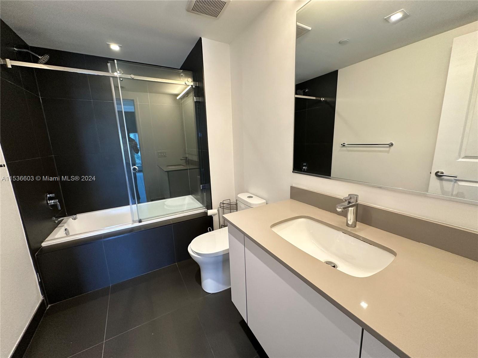1600 NE 1st Ave 1807, Miami, Florida 33132, 2 Bedrooms Bedrooms, ,2 BathroomsBathrooms,Residentiallease,For Rent,1600 NE 1st Ave 1807,A11536603