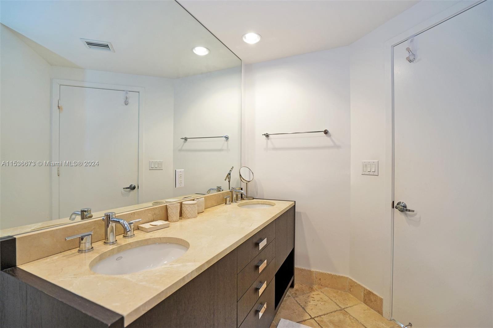 18201 Collins Ave 1501A, Sunny Isles Beach, Florida 33160, 2 Bedrooms Bedrooms, ,2 BathroomsBathrooms,Residentiallease,For Rent,18201 Collins Ave 1501A,A11536673