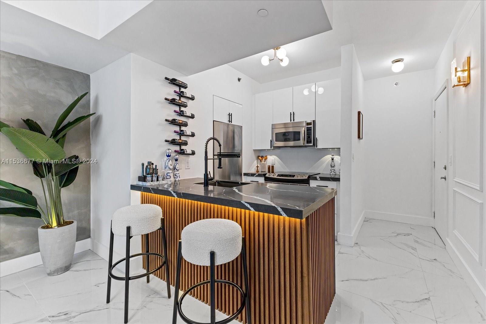 950 Brickell Bay Dr 300, Miami, Florida 33131, 1 Bedroom Bedrooms, ,1 BathroomBathrooms,Residential,For Sale,950 Brickell Bay Dr 300,A11536677