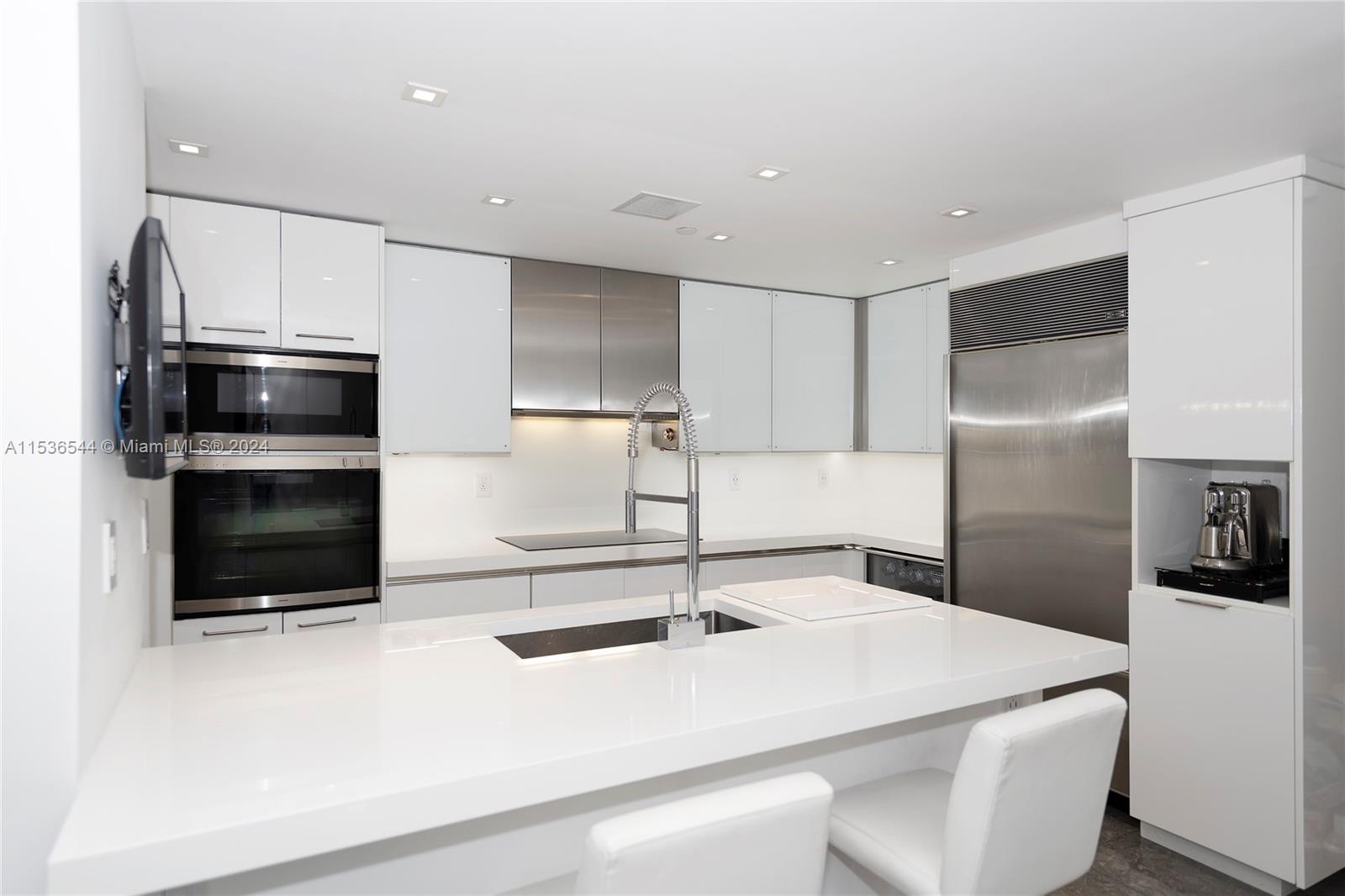 520 West Ave 1101, Miami Beach, Florida 33139, 3 Bedrooms Bedrooms, ,3 BathroomsBathrooms,Residential,For Sale,520 West Ave 1101,A11536544