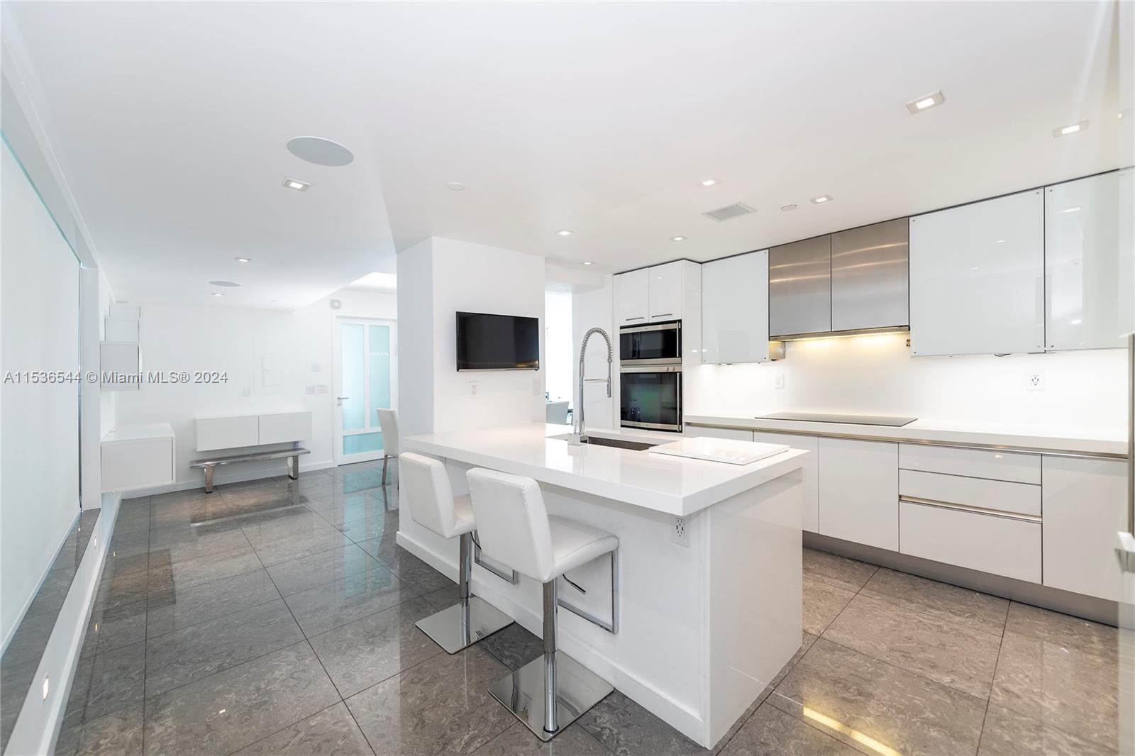 520 West Ave 1101, Miami Beach, Florida 33139, 3 Bedrooms Bedrooms, ,3 BathroomsBathrooms,Residential,For Sale,520 West Ave 1101,A11536544