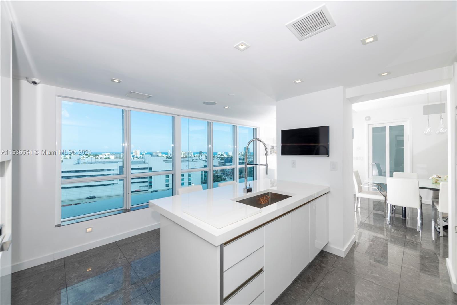 520 West Ave 1101, Miami Beach, Florida 33139, 3 Bedrooms Bedrooms, ,3 BathroomsBathrooms,Residential,For Sale,520 West Ave 1101,A11536544