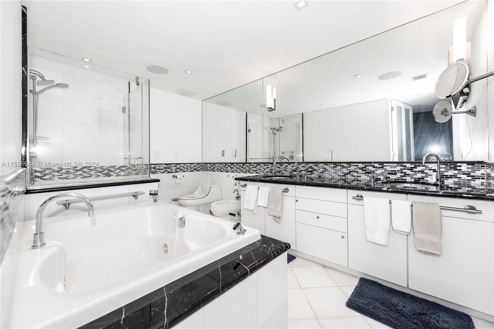 520 West Ave 1101, Miami Beach, Florida 33139, 3 Bedrooms Bedrooms, ,3 BathroomsBathrooms,Residential,For Sale,520 West Ave 1101,A11536544