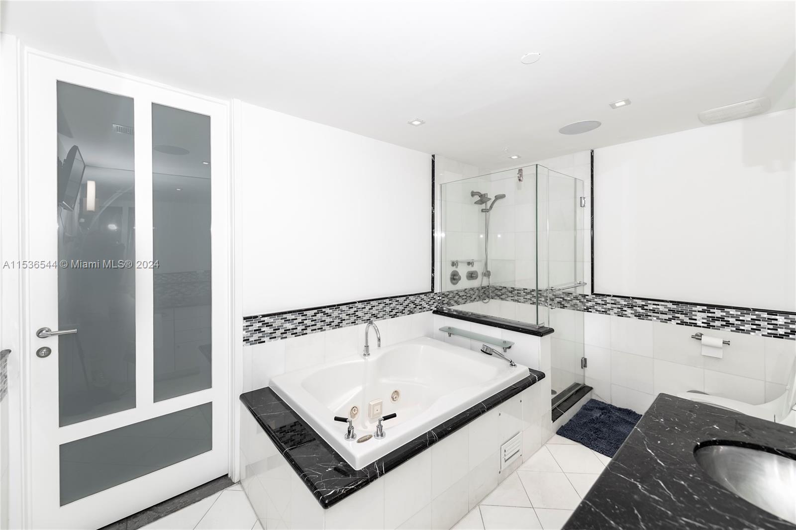 520 West Ave 1101, Miami Beach, Florida 33139, 3 Bedrooms Bedrooms, ,3 BathroomsBathrooms,Residential,For Sale,520 West Ave 1101,A11536544