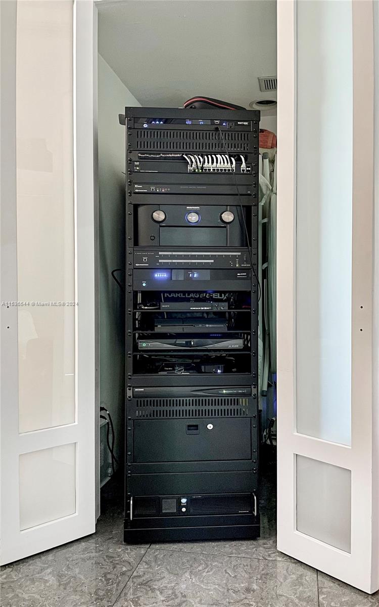 520 West Ave 1101, Miami Beach, Florida 33139, 3 Bedrooms Bedrooms, ,3 BathroomsBathrooms,Residential,For Sale,520 West Ave 1101,A11536544