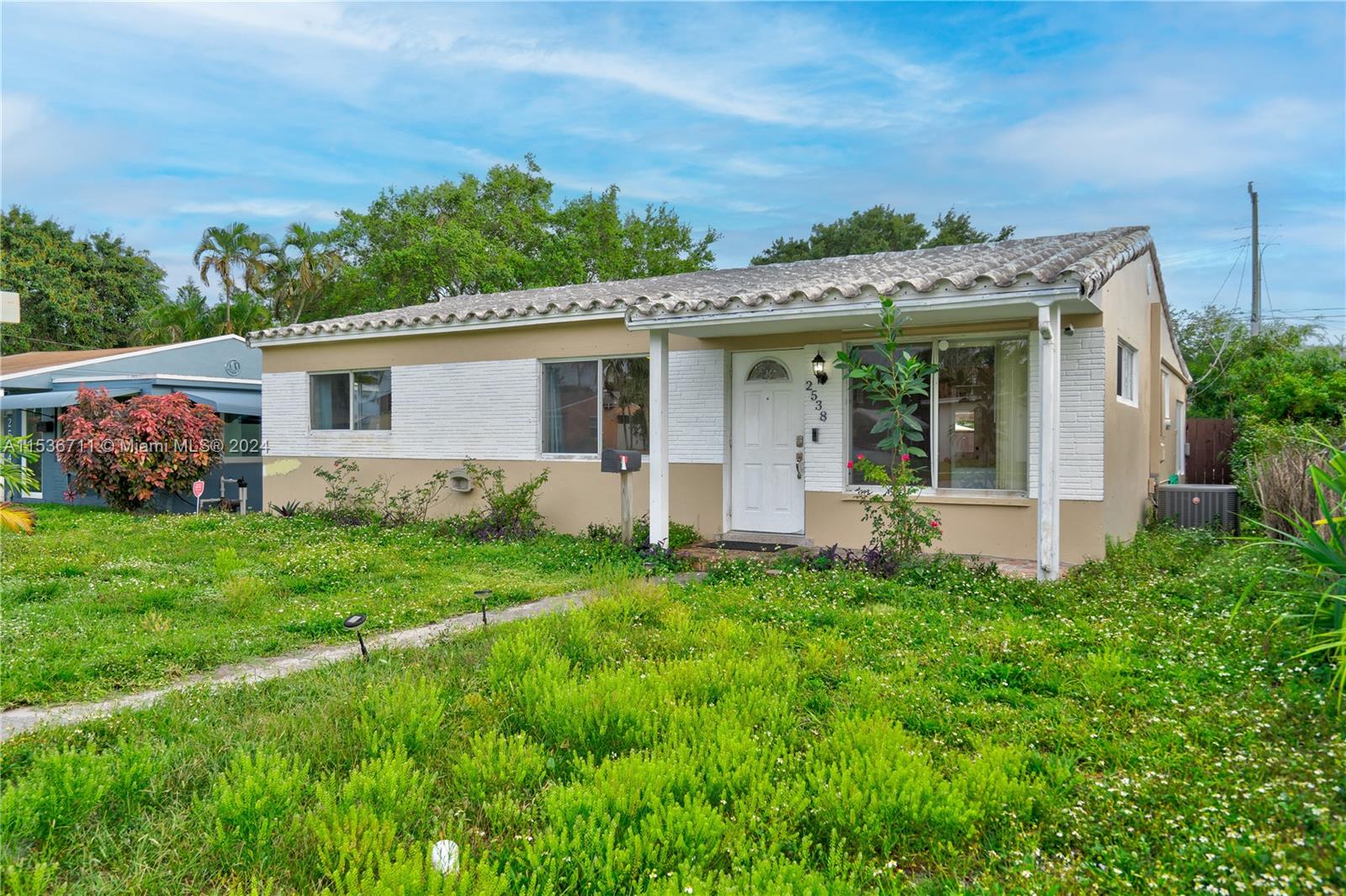 2538  Coolidge St  For Sale A11536711, FL