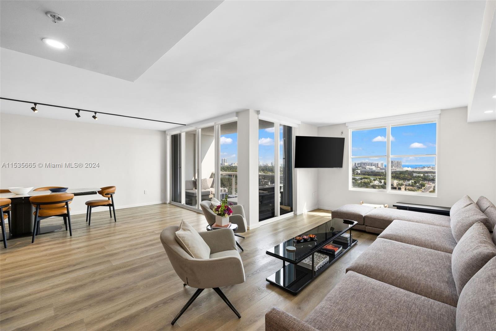 1800 Sunset Harbour Dr 1807, Miami Beach, Florida 33139, 2 Bedrooms Bedrooms, ,2 BathroomsBathrooms,Residentiallease,For Rent,1800 Sunset Harbour Dr 1807,A11535665