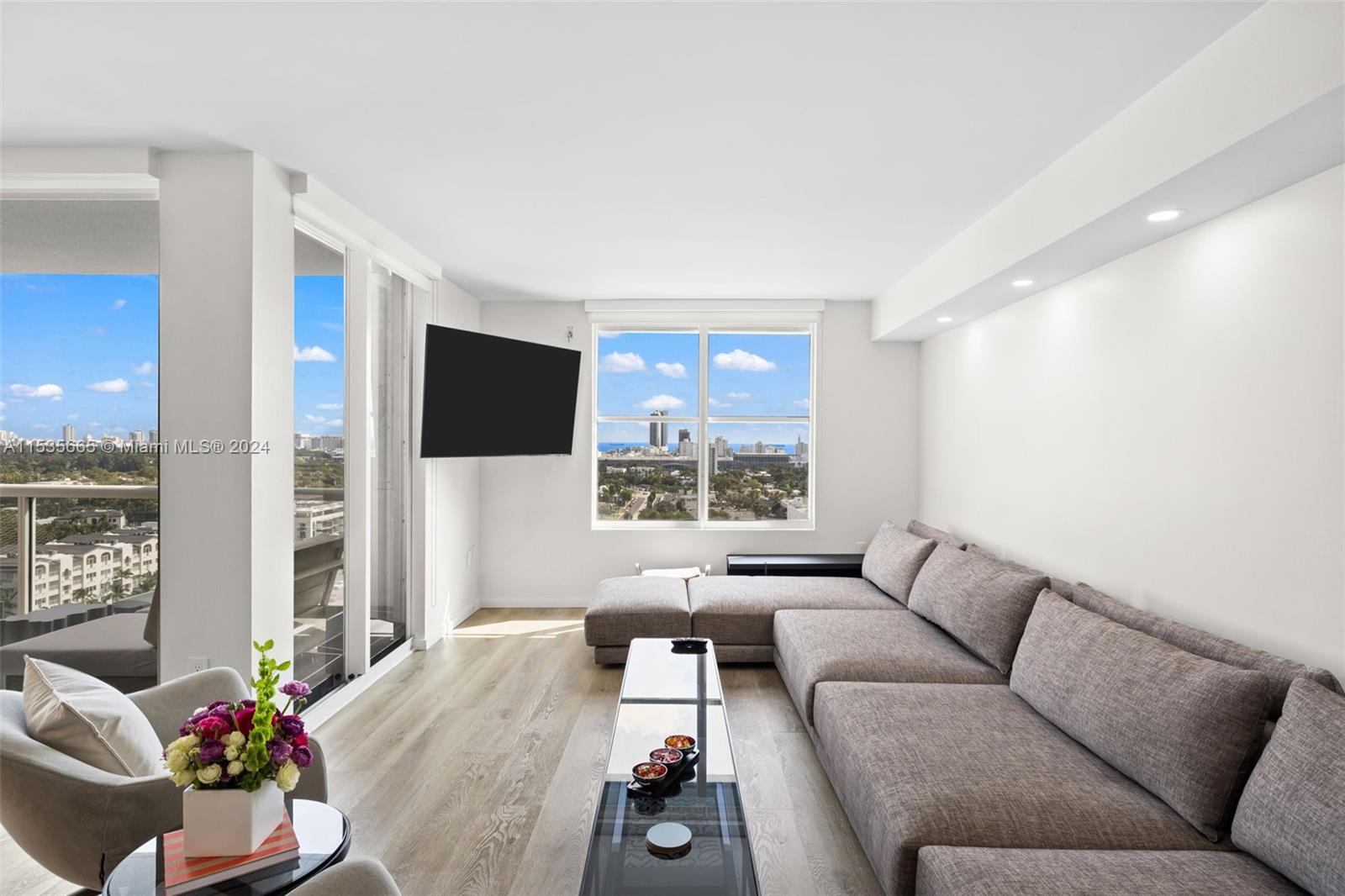 1800 Sunset Harbour Dr 1807, Miami Beach, Florida 33139, 2 Bedrooms Bedrooms, ,2 BathroomsBathrooms,Residentiallease,For Rent,1800 Sunset Harbour Dr 1807,A11535665