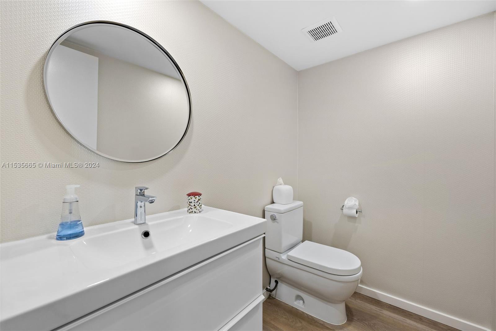 1800 Sunset Harbour Dr 1807, Miami Beach, Florida 33139, 2 Bedrooms Bedrooms, ,2 BathroomsBathrooms,Residentiallease,For Rent,1800 Sunset Harbour Dr 1807,A11535665