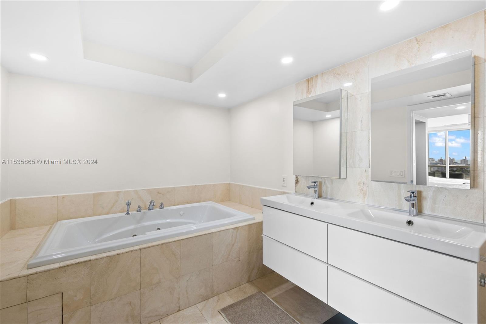 1800 Sunset Harbour Dr 1807, Miami Beach, Florida 33139, 2 Bedrooms Bedrooms, ,2 BathroomsBathrooms,Residentiallease,For Rent,1800 Sunset Harbour Dr 1807,A11535665